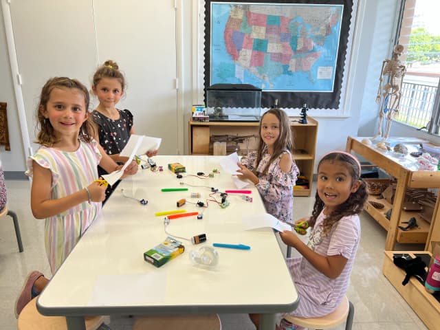 Tinkering students zaniac student